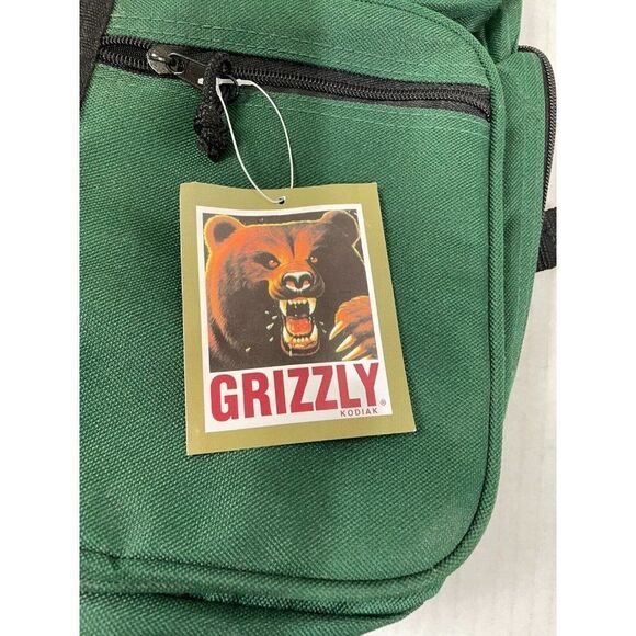 Grizzly Kodiak Backpack Green with Water Bottle Student,Hiking NWT - Picture 2 of 5